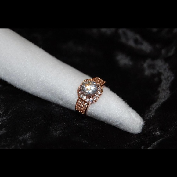 Square Ring - Picture 4 of 4